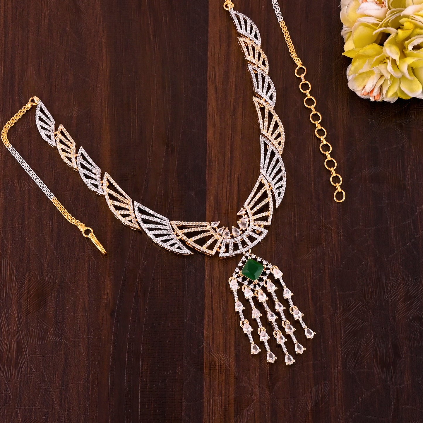 Beautiful Emerald Necklace & Earring Elegant Design Necklace Set.
