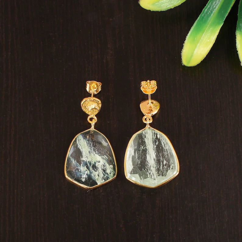 92.5 Sterling Silver Aqua Crackle Glass Earring