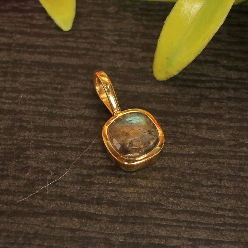 92.5 Sterling Silver Gold Plated Labradorite Pendant