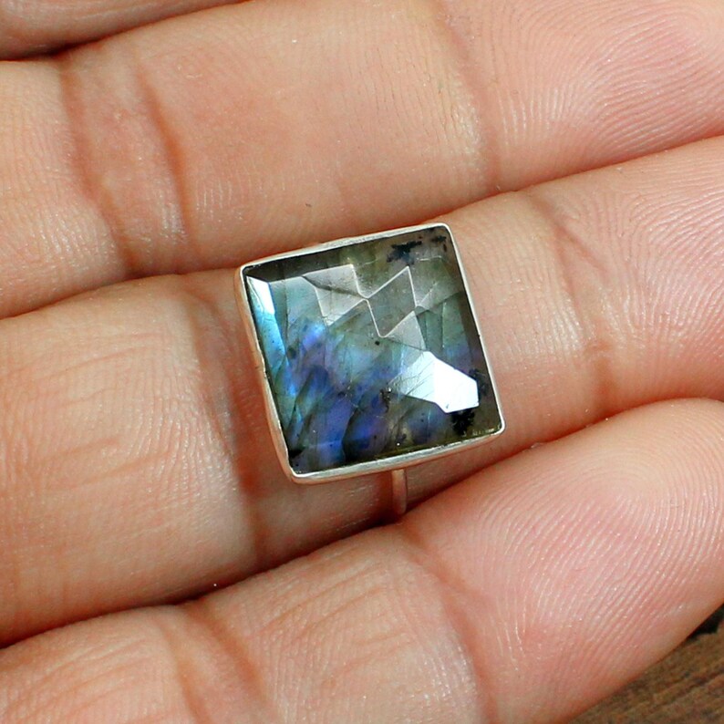 92.5 Sterling Silver Labradorite Ring