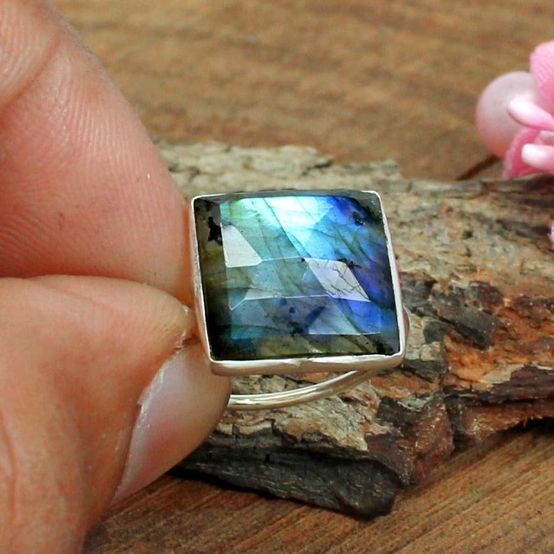 92.5 Sterling Silver Labradorite Ring