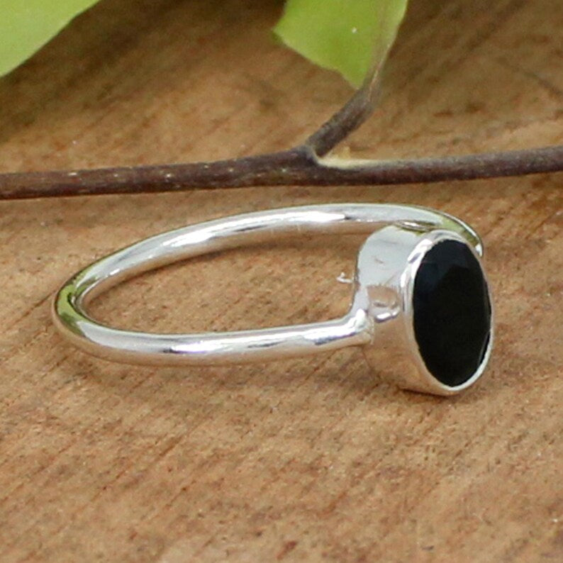 925 Sterling Silver Black Onyx Gemstone Ring