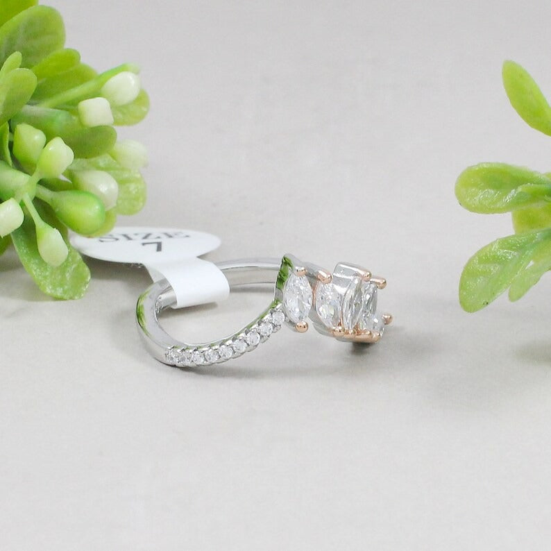 925 Sterling Silver Cubic Zirconia Ring.