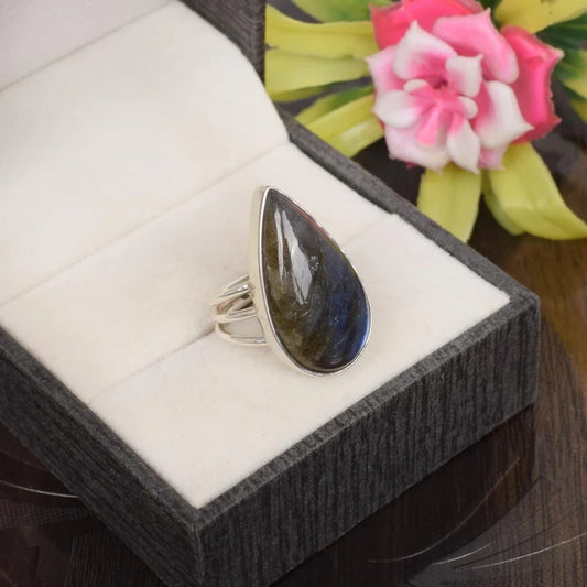 Natural Blue Flashy Labradorite Gemstone 92.5 Sterling Silver Ring