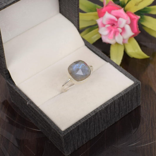 925 Sterling Silver Labradorite Gemstone Ring