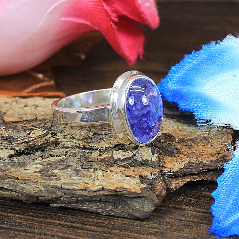 Natural Tanzanite Oval Shape Gemstone Silver Ring