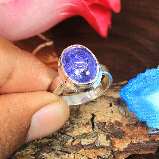 Natural Tanzanite Oval Shape Gemstone Silver Ring