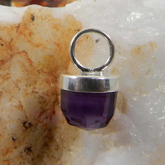 Amethyst hydro citrine hydro black onyx lemon hydro 13 x 8 mm bullet facet 925 sterling silver small single loop connector for pendant
You will receive only 1 piece