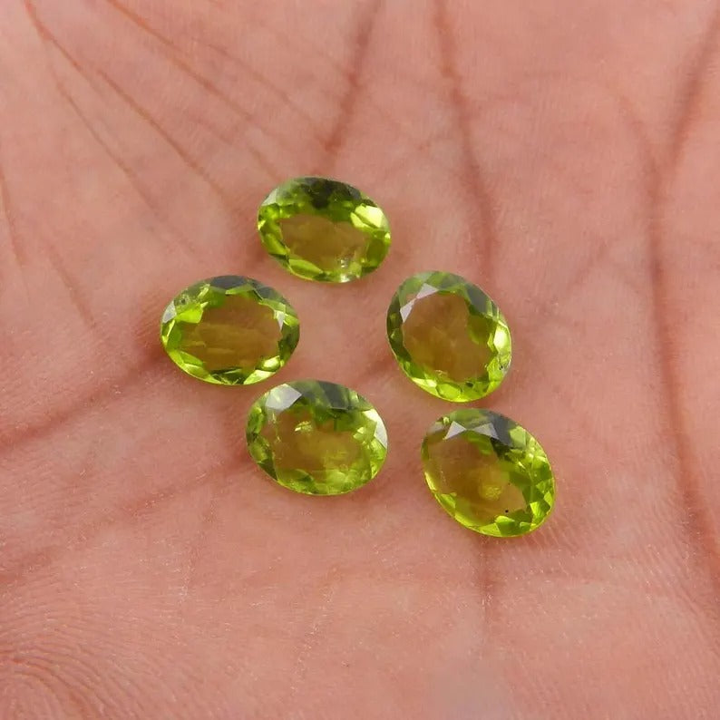 Natural Peridot oval cut 10 x 8 mm AAA quality semi-precious stone faceted calibrated wholesale lot