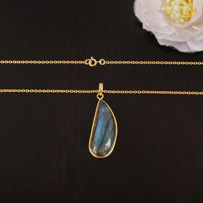 92.5 Sterling Silver Labradorite Pendant Necklace