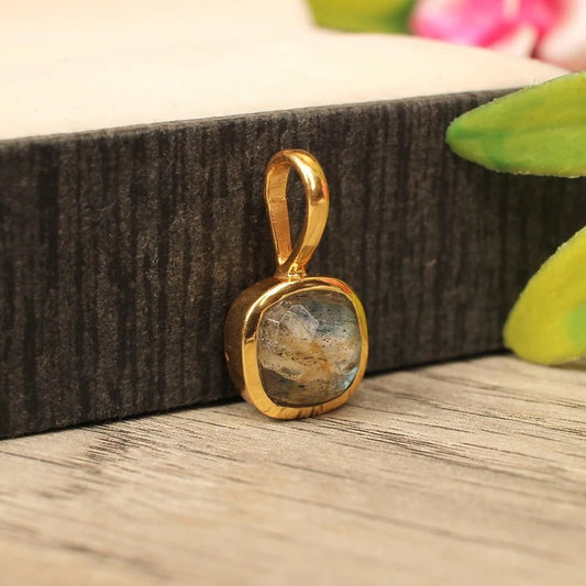 92.5 Sterling Silver Gold Plated Labradorite Pendant