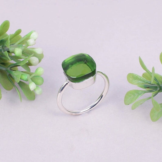 92.5 Sterling Silver Sparkling Peridot Gemstone Ring