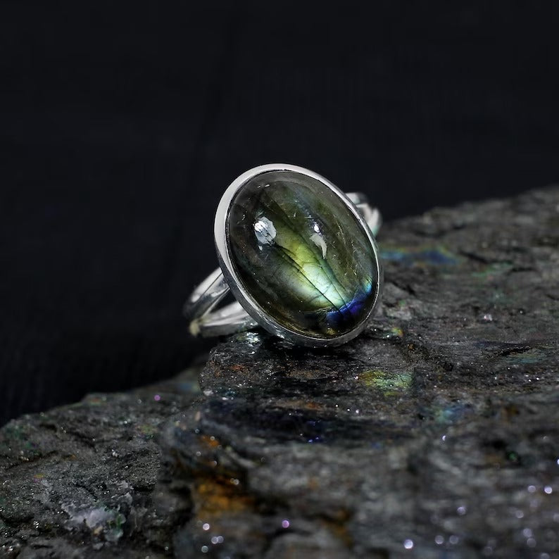 92.5 Sterling Silver Labradorite Gemstone Ring