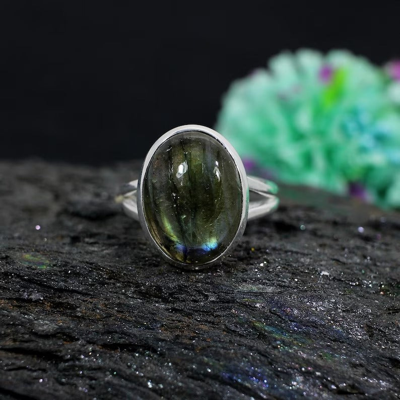 92.5 Sterling Silver Labradorite Gemstone Ring