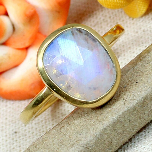 Natural Rainbow Moonstone 925 Sterling Silver Ring