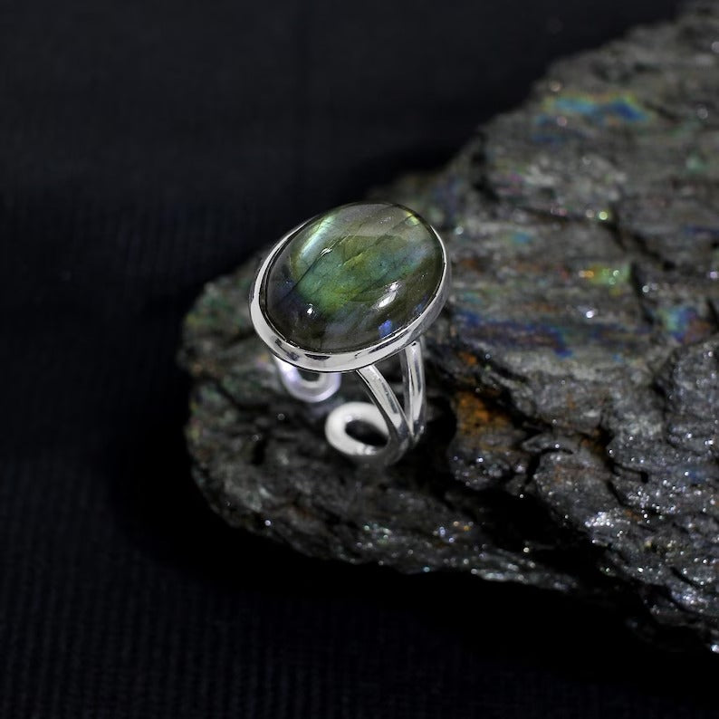 92.5 Sterling Silver Labradorite Gemstone Ring