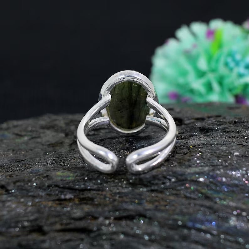 92.5 Sterling Silver Labradorite Gemstone Ring