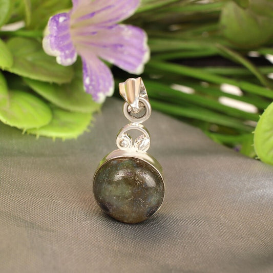 92.5 Sterling Silver Labradorite Pendant